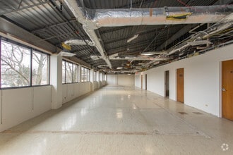 755 S Milwaukee Ave, Libertyville, IL for lease Interior Photo- Image 1 of 2