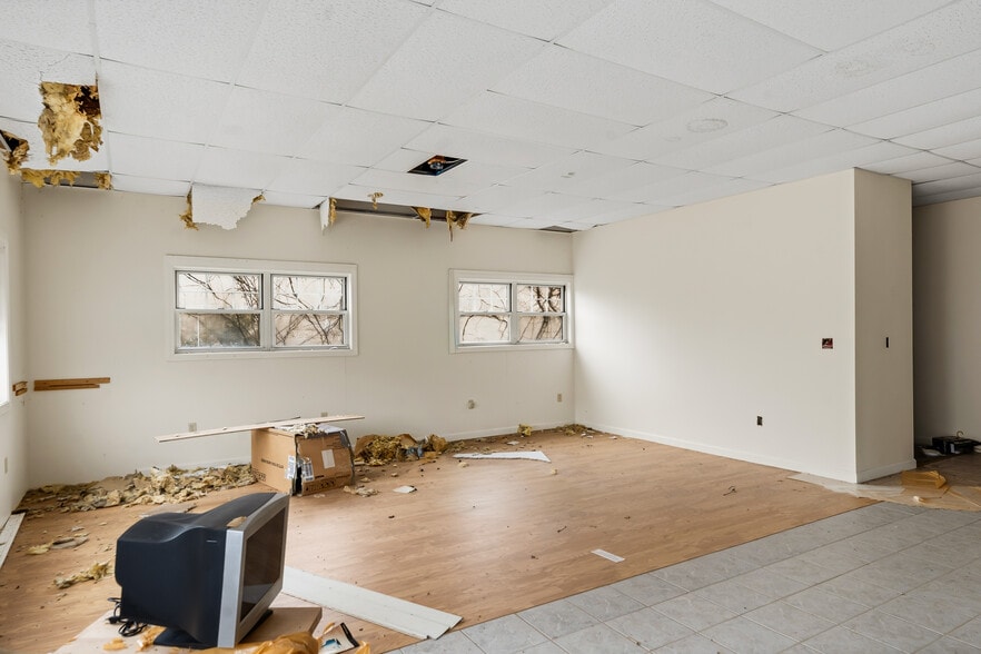 360 SW Cutoff, Northborough, MA for sale - Building Photo - Image 3 of 35