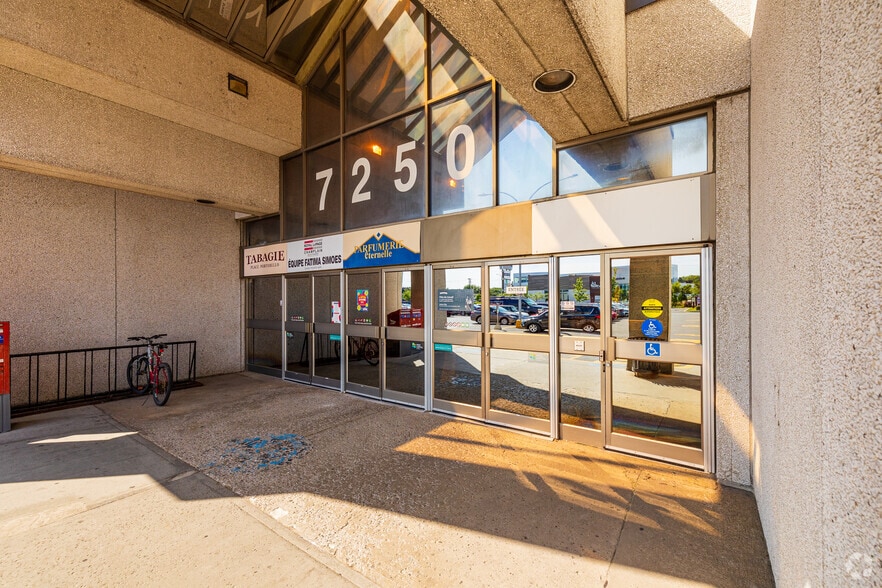 7200-7250 Boul Taschereau, Brossard, QC for lease - Building Photo - Image 3 of 13