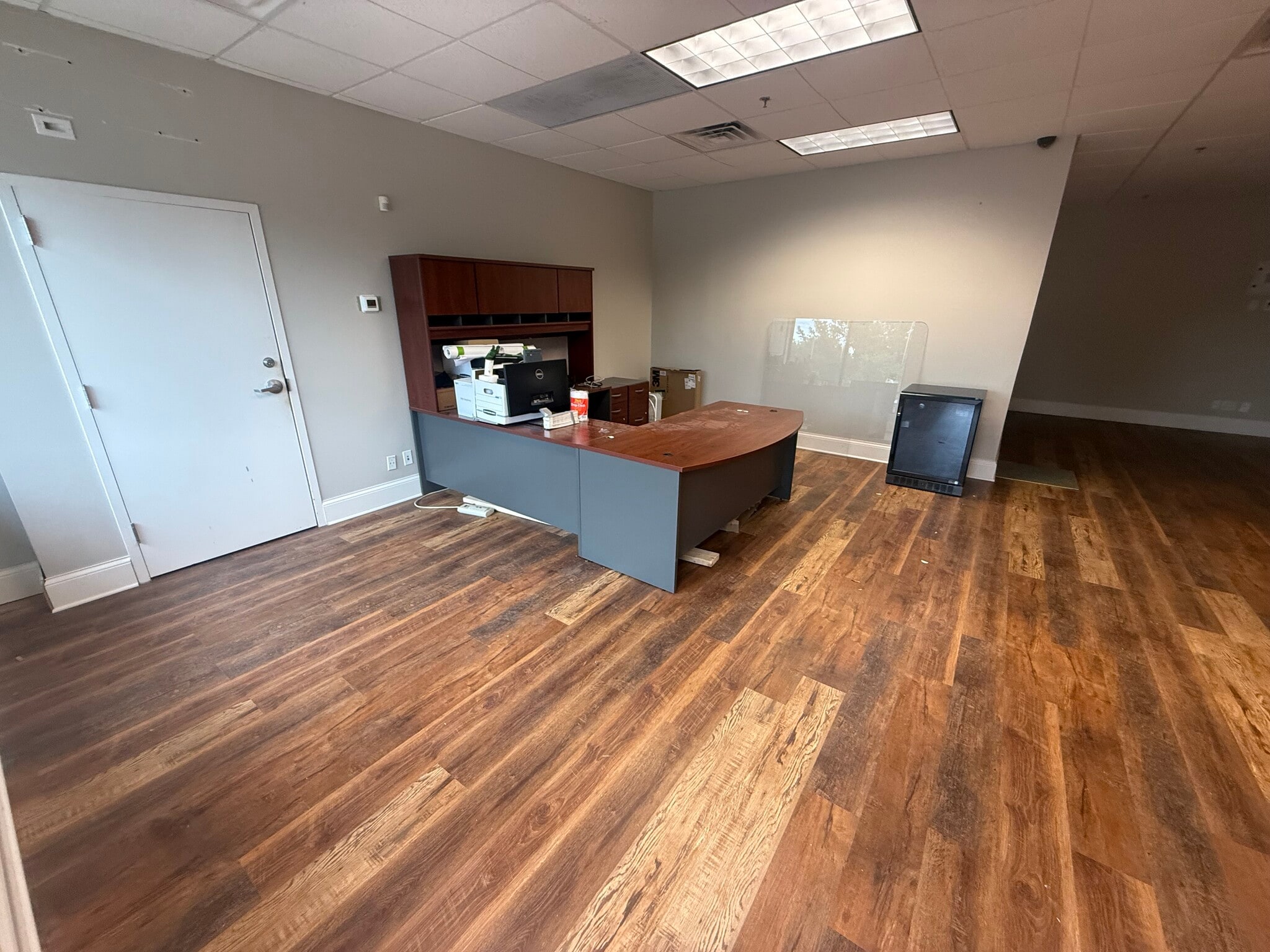 2400 Lime Kiln Ln, Louisville, KY for lease Primary Photo- Image 1 of 7