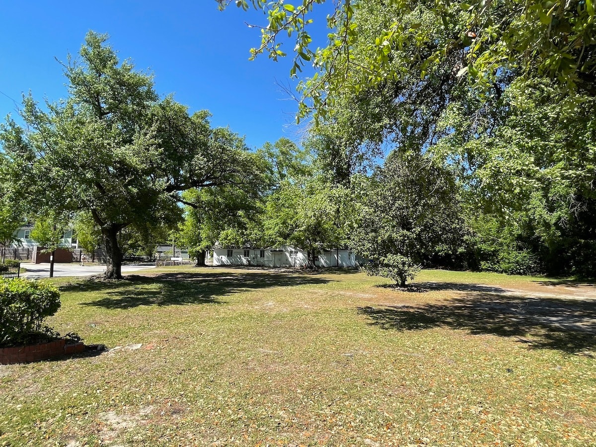 1588 Montague Ave, North Charleston, SC for sale Primary Photo- Image 1 of 9
