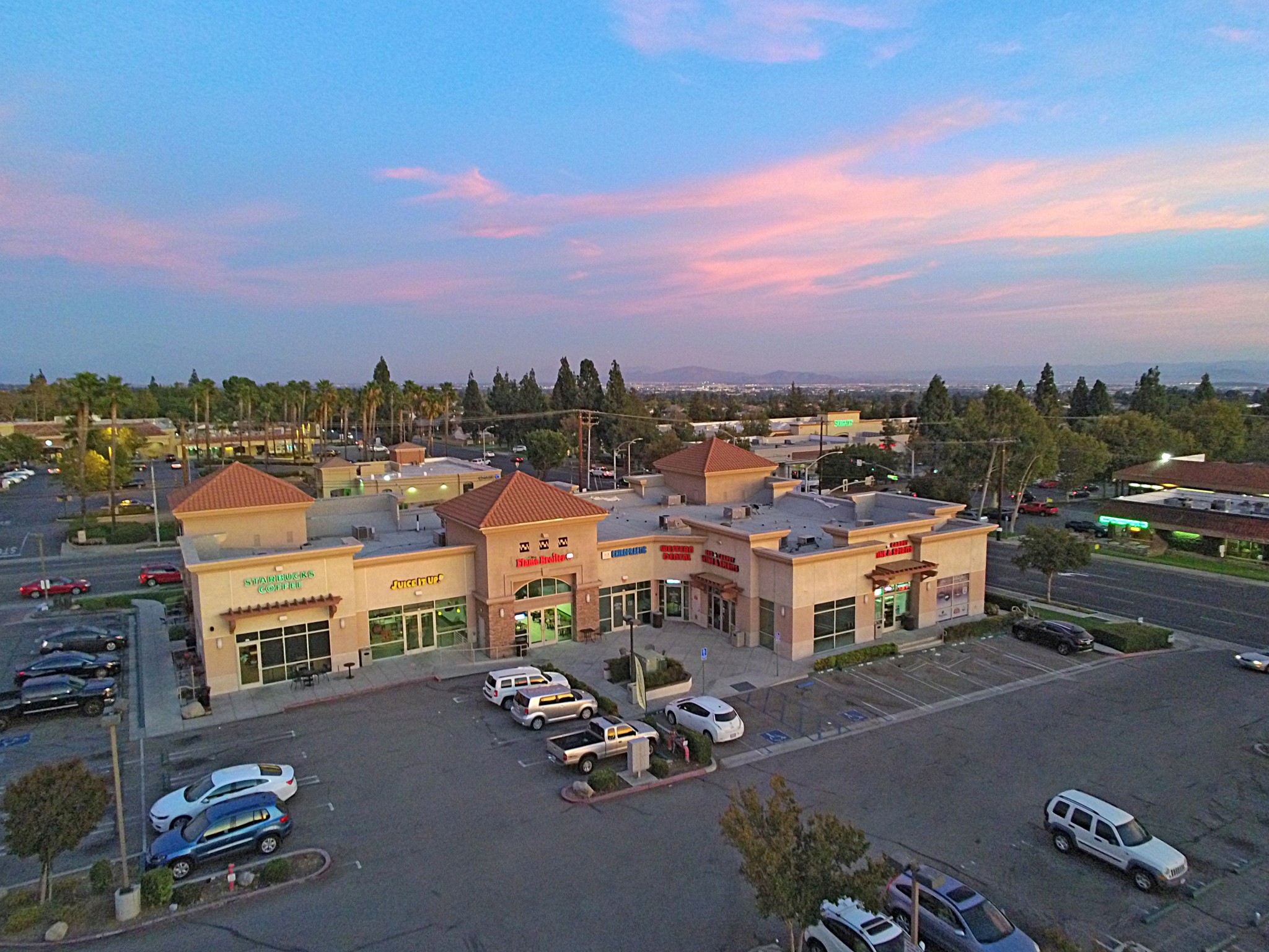 8678 19th St, Rancho Cucamonga, CA à vendre Photo du bâtiment- Image 1 de 1