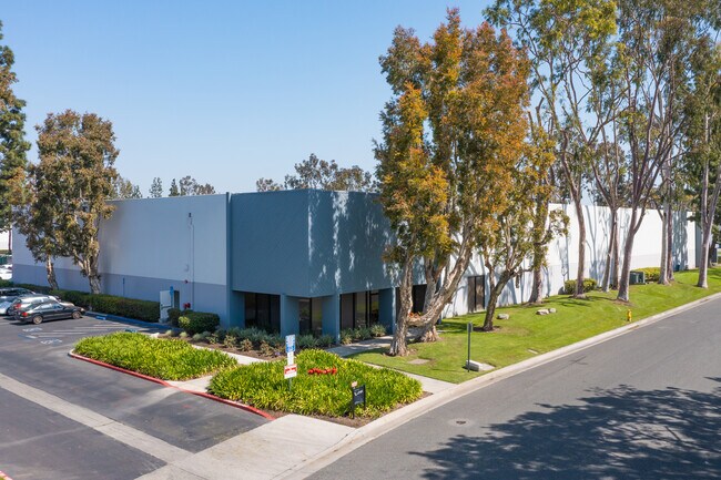 Plus de détails pour 16021 Arthur St, Cerritos, CA - Industriel à louer