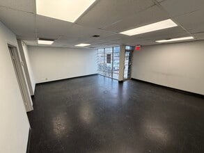 4500 W 34th St, Houston, TX à louer Photo intérieure- Image 2 de 4