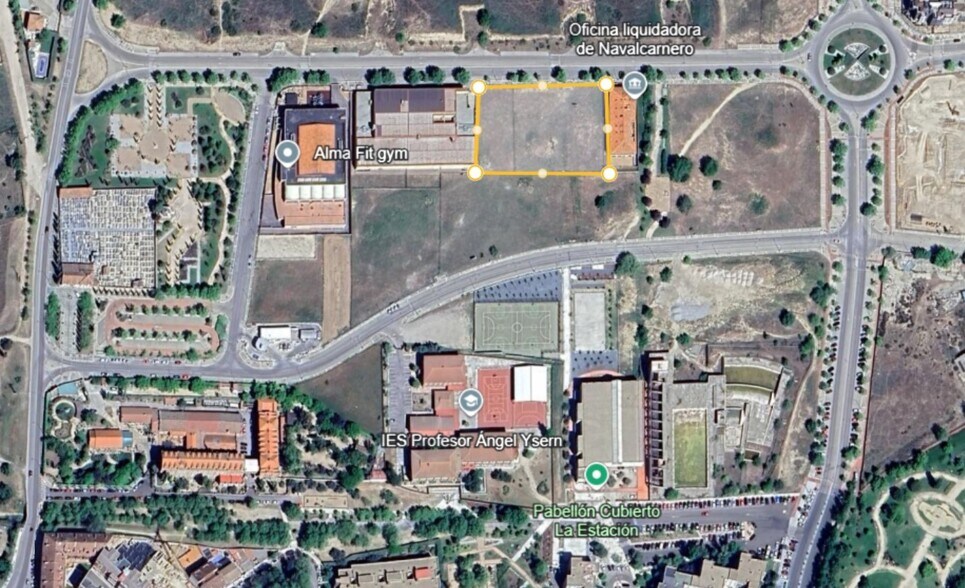 Avenida Ermita de San Juan, 58, Navalcarnero, Madrid à vendre - Photo du bâtiment - Image 3 de 4