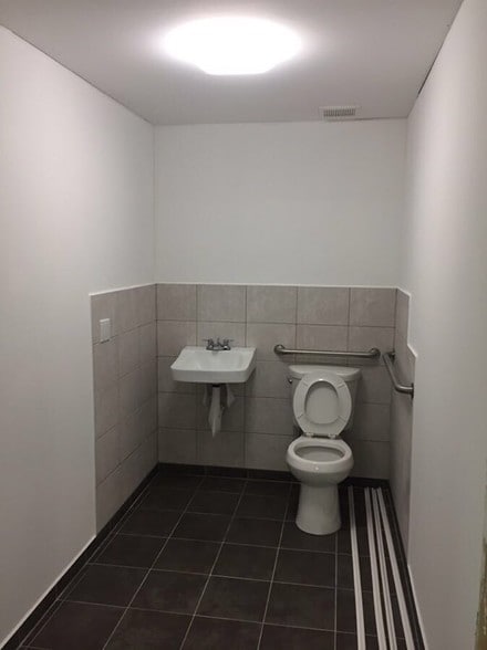 22003 Jamaica Ave, Queens Village, NY for lease - Other - Image 2 of 6