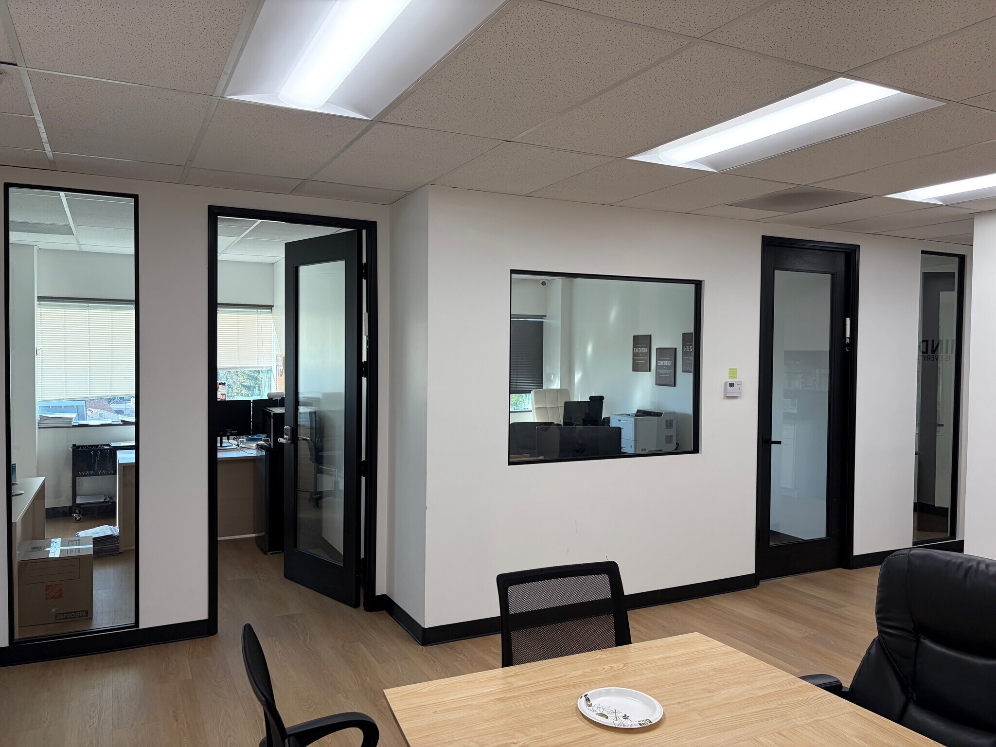 22801 Ventura Blvd, Woodland Hills, CA for lease Interior Photo- Image 1 of 2