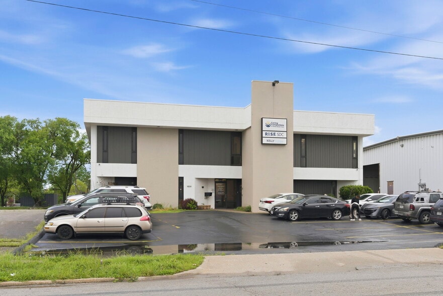 1331 N Stewart Ave, Springfield, MO for sale - Building Photo - Image 2 of 57