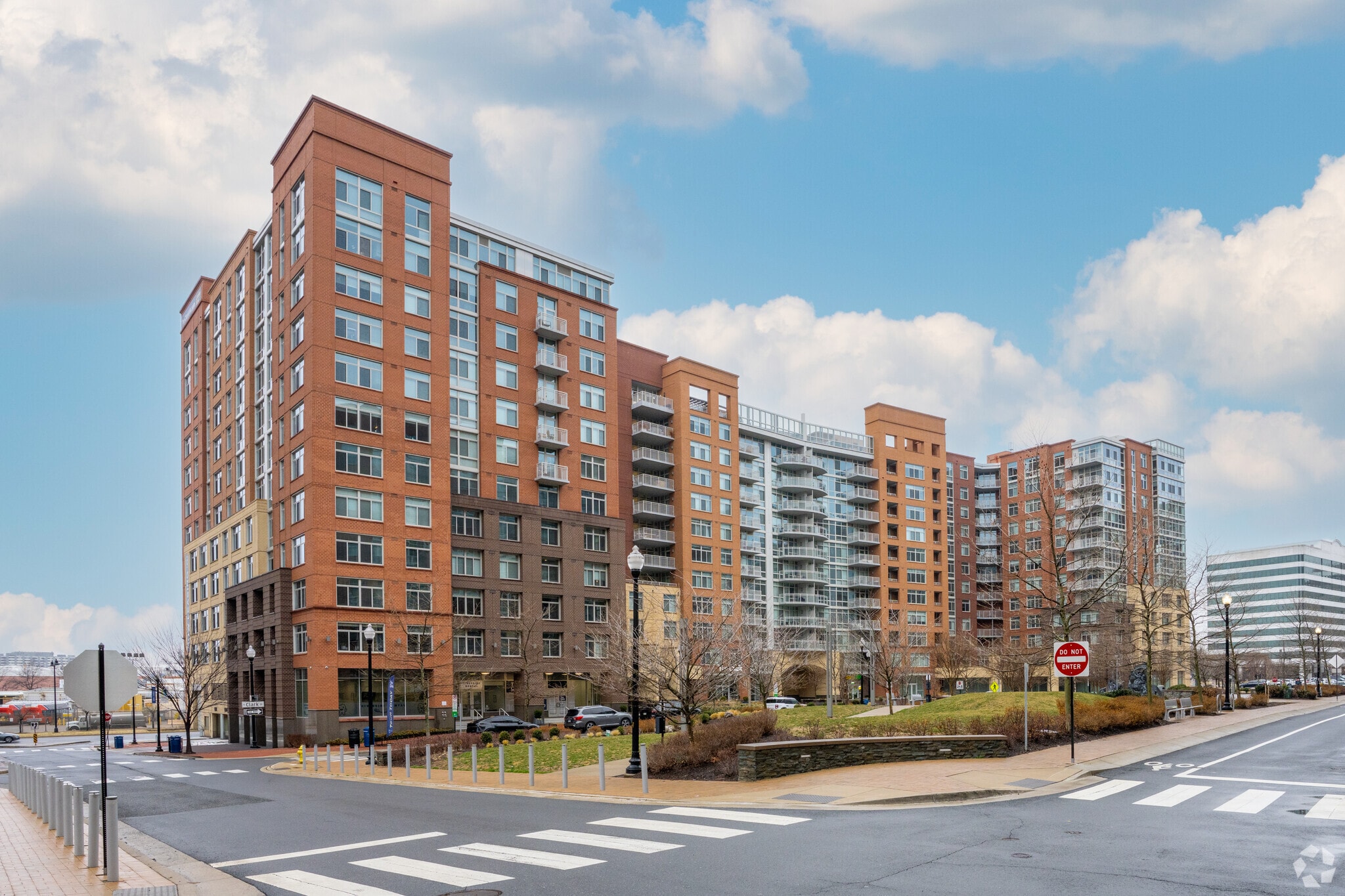 3400 S Clark St, Arlington, VA for lease Primary Photo- Image 1 of 33