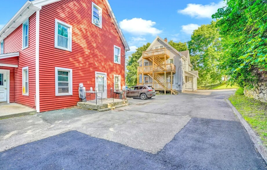 38 Atwood Ct, Watertown, CT for sale - Primary Photo - Image 1 of 1