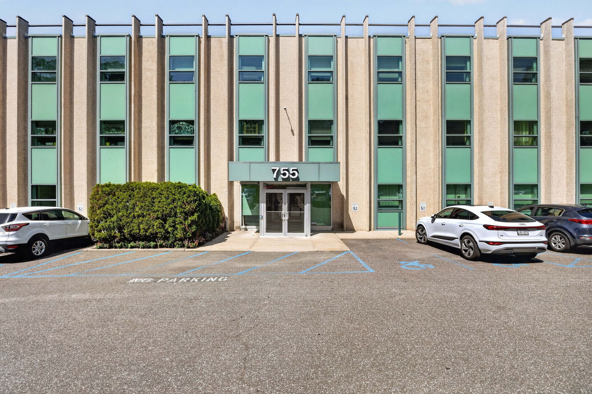 755 New York Ave, Huntington, NY for lease Building Photo- Image 1 of 14