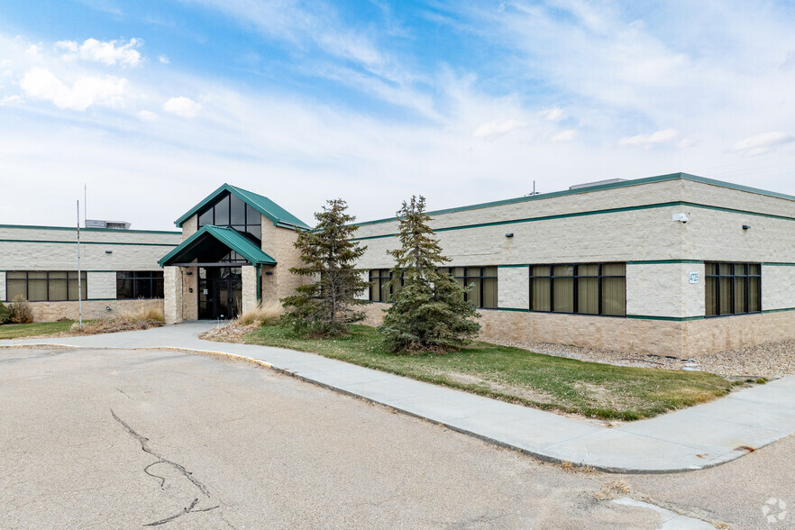 4725 Twin Rivers Rd, North Platte, NE for sale - Building Photo - Image 1 of 21