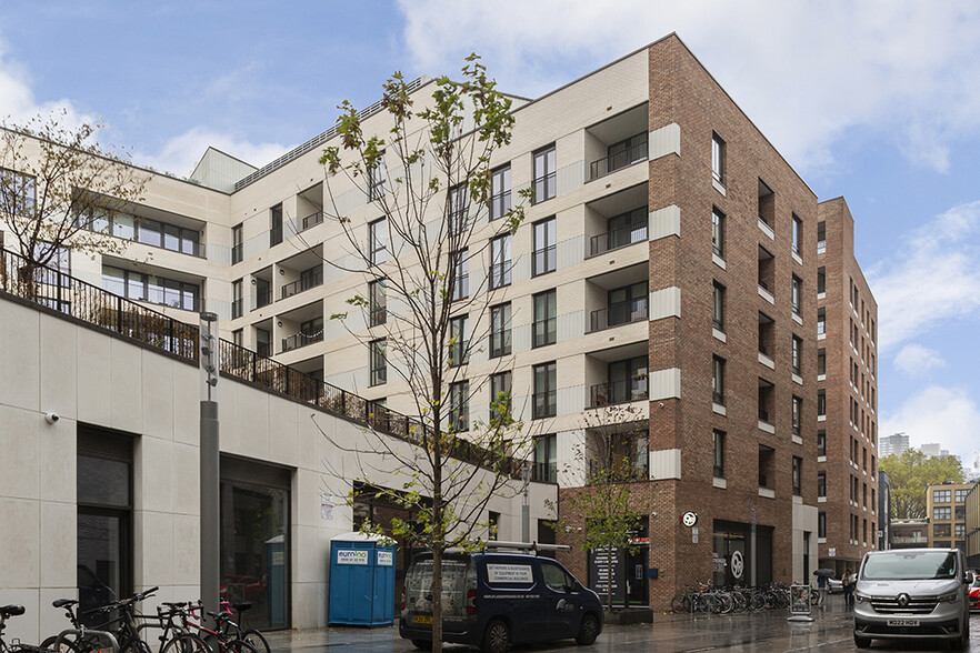 126-137 Hackney Rd, London for lease - Building Photo - Image 1 of 9