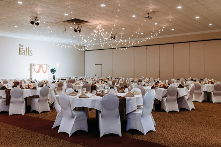 300 Admiral Weinel Blvd, Columbia, IL à vendre - Photo du bâtiment - Image 2 de 28