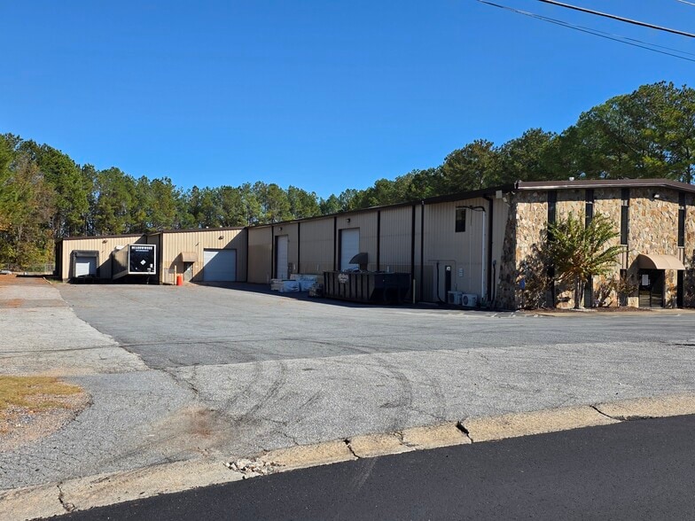 318 Bell Park Dr, Woodstock, GA for lease - Building Photo - Image 2 of 17