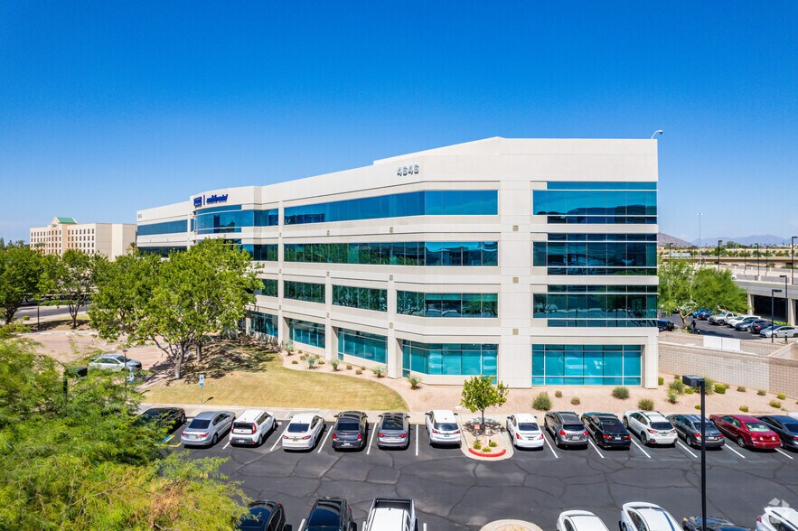 4646 E Van Buren St, Phoenix, AZ for lease - Primary Photo - Image 2 of 5