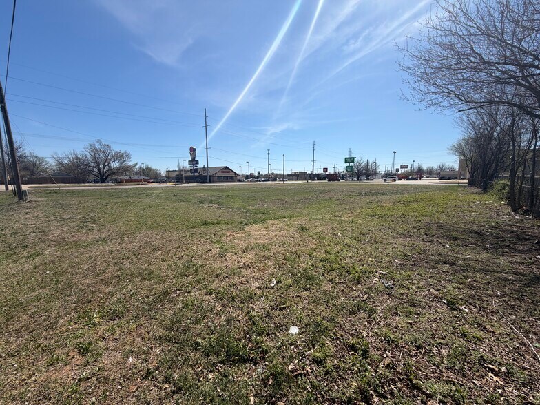 4229 SE 43rd St, Del City, OK à vendre - Photo du bâtiment - Image 3 de 5