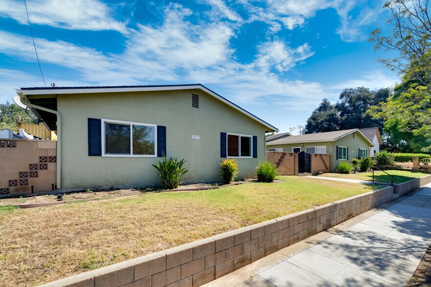 213 W 4th St, San Dimas, CA à vendre - Photo du bâtiment - Image 3 de 16