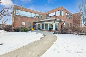 1100 Haultain Ct, Mississauga, ON à louer Photo du bâtiment- Image 1 de 6