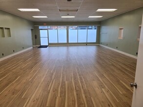 1250 Jackson St, Columbus, IN for lease Interior Photo- Image 2 of 4