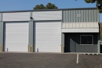 5628 W Clearwater Ave, Kennewick, WA for lease Building Photo- Image 1 of 8