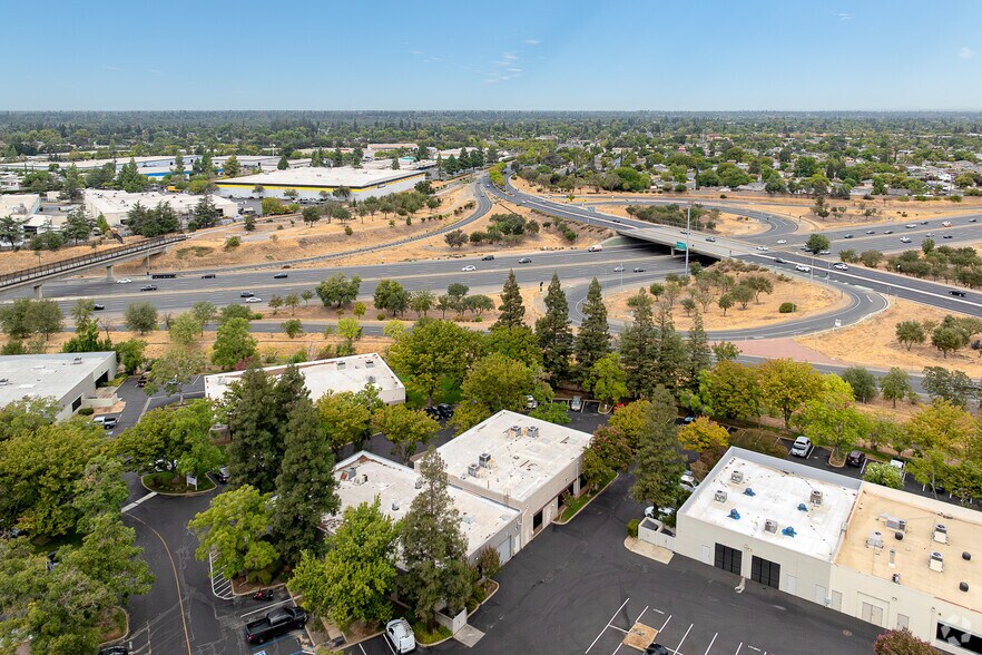 10304 Placer Ln, Sacramento, CA à vendre - Aérien - Image 2 de 22