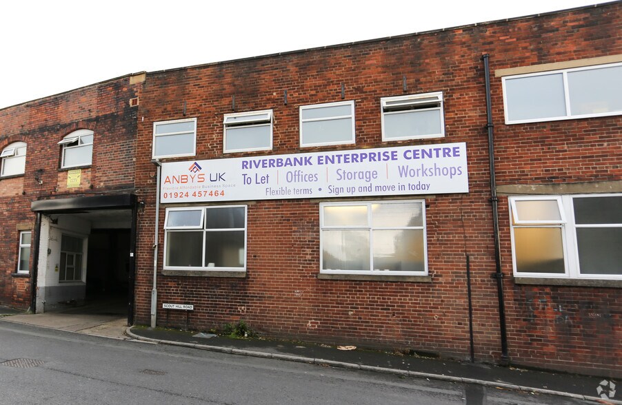 Scout Hill Rd, Dewsbury à louer - Photo du bâtiment - Image 3 de 4