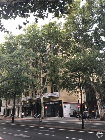 Calle de Alberto Aguilera, 7, Madrid, Madrid à louer - Photo du bâtiment - Image 2 de 2