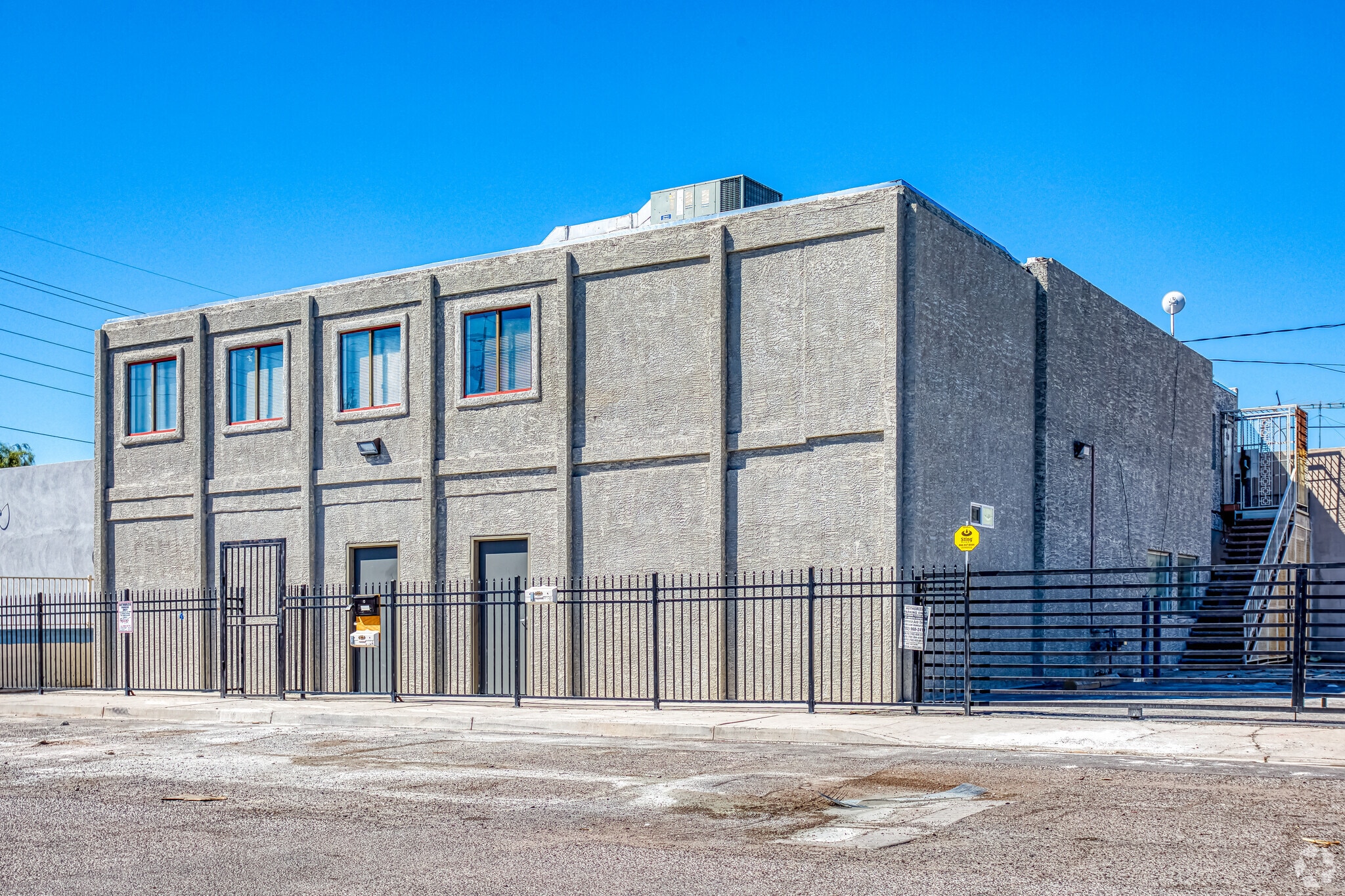 910 E Sahara Ave, Las Vegas, NV for lease Primary Photo- Image 1 of 33