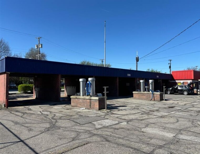 8410 Detroit Ave, Cleveland, OH for sale - Building Photo - Image 3 of 4