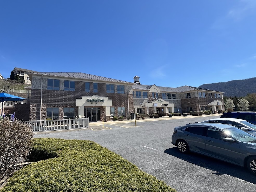 105 Stony Pointe Way, Strasburg, VA for lease Building Photo- Image 1 of 11