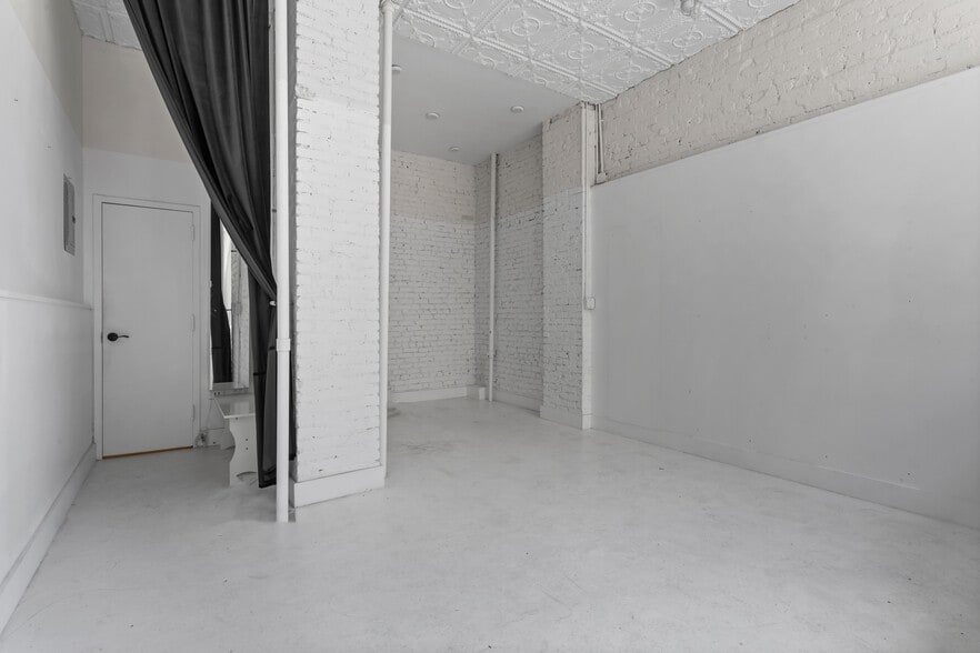 441 E 12th St, New York, NY for lease - Interior Photo - Image 3 of 7