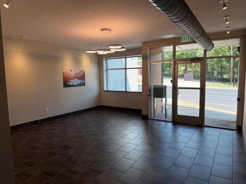 508 E North St, Greenville, SC à louer - Photo du bâtiment - Image 2 de 6