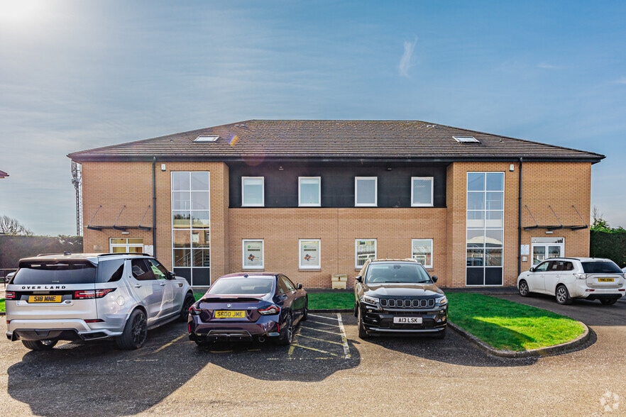 Players Rd, Stirling for lease - Building Photo - Image 2 of 2