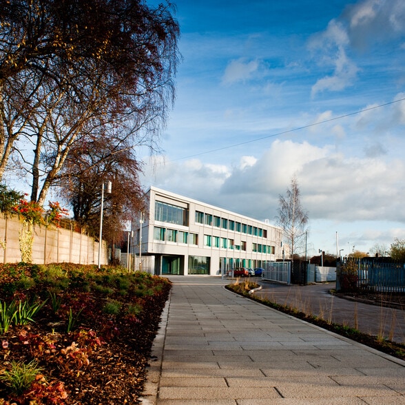 Knutton Rd, Sheffield à louer - Photo du bâtiment - Image 2 de 4