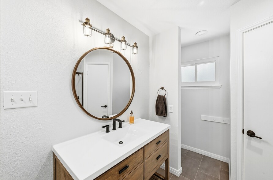 900 N Cuernavaca Dr, Austin, TX à louer - Photo intérieure - Image 3 de 9