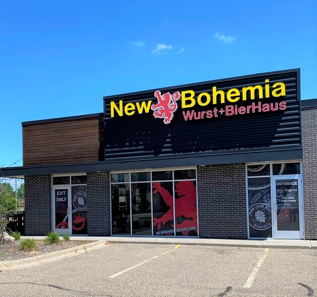 2730 Snelling Ave N, Roseville, MN à louer - Photo du bâtiment - Image 2 de 3