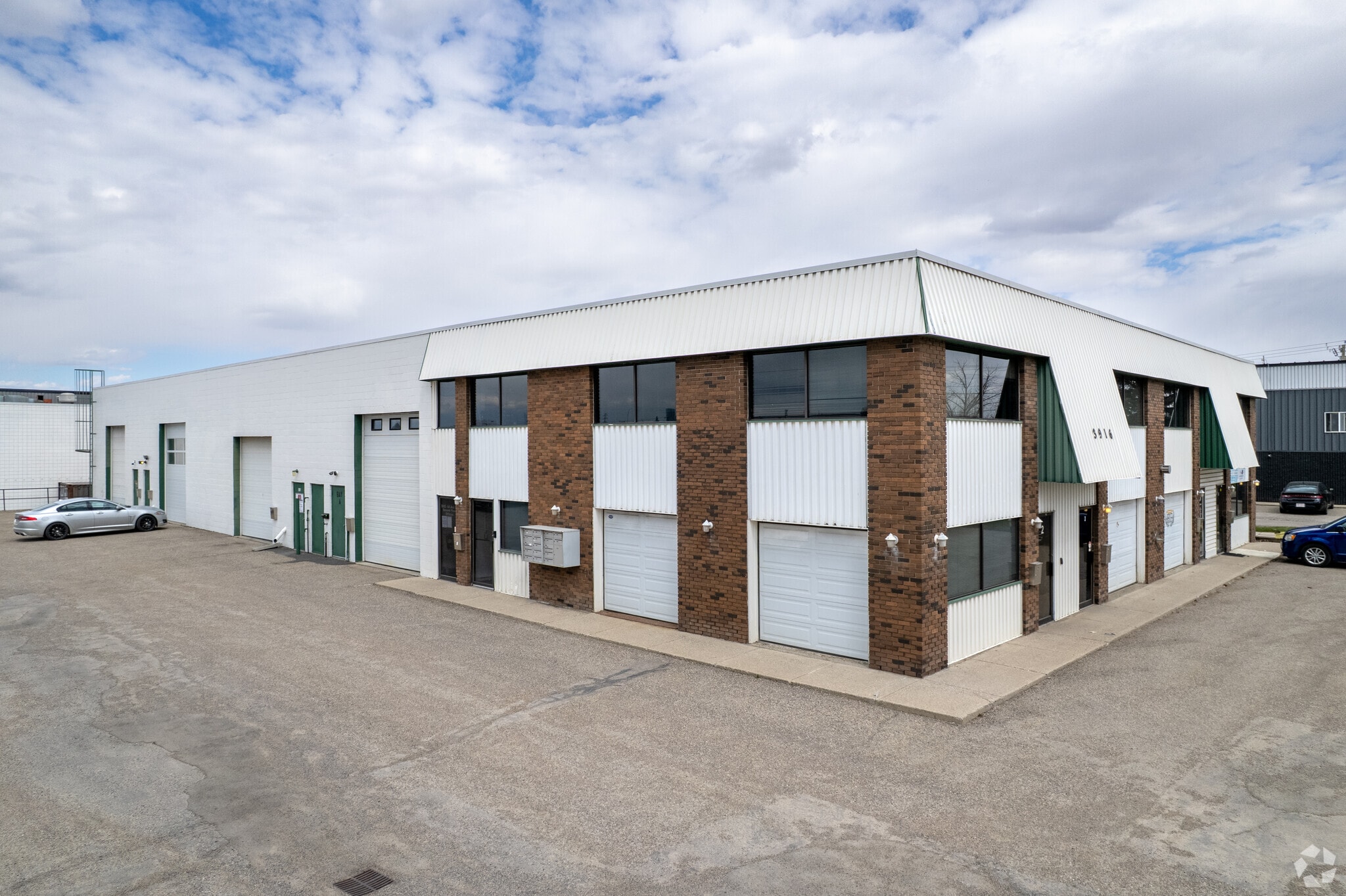 3916 64th Ave SE, Calgary, AB for lease Primary Photo- Image 1 of 6