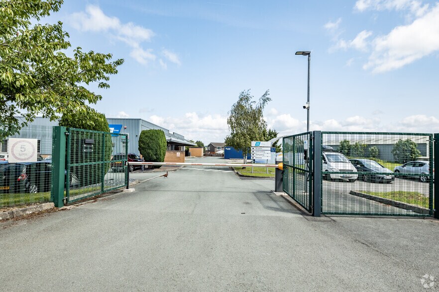 Manor Ln, Deeside à vendre - Photo du bâtiment - Image 2 de 4