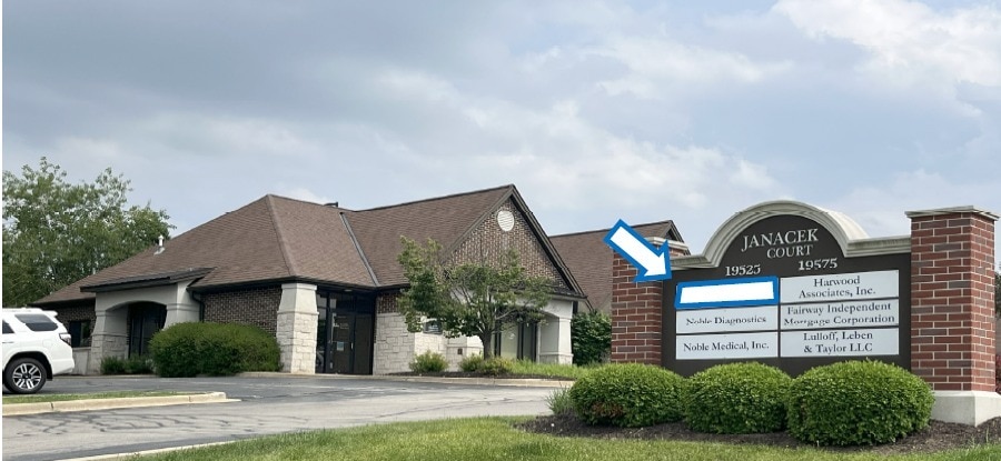 19525-19575 Janacek Ct, Brookfield, WI for sale - Building Photo - Image 3 of 3