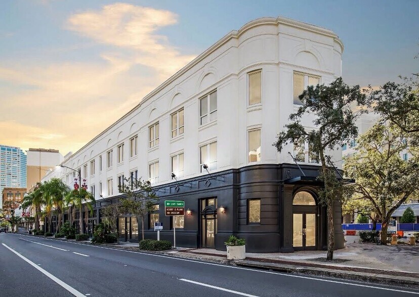 442 W Kennedy Blvd, Tampa, FL à louer - Photo principale - Image 1 de 12