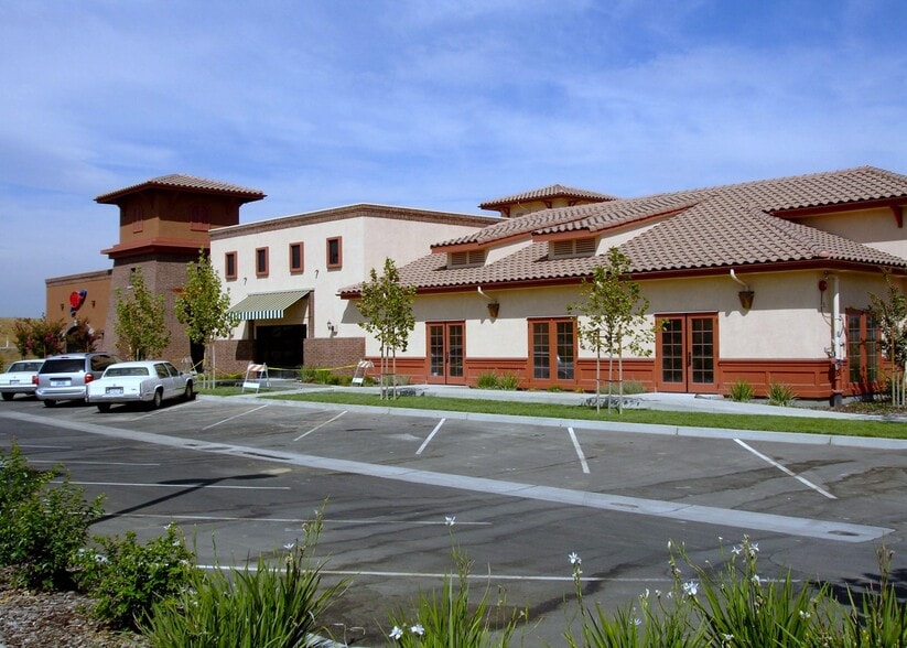 3120 Hotel Dr, Turlock, CA for lease - Building Photo - Image 2 of 6