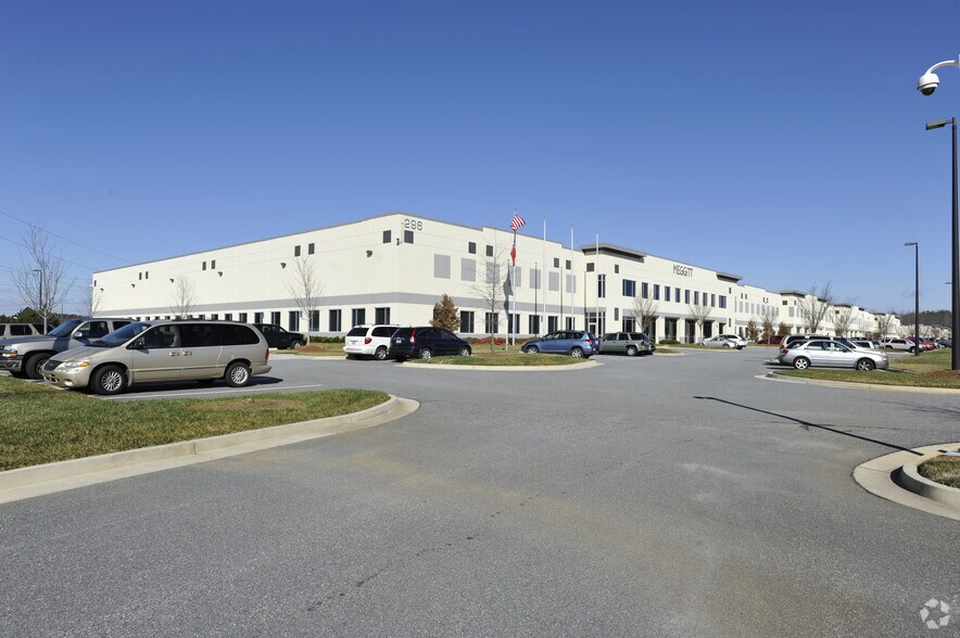296 Brogdon Rd, Suwanee, GA for lease - Primary Photo - Image 1 of 11