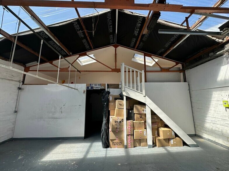 Flex dans Saint-Maur-des-Fossés à louer - Photo du bâtiment - Image 1 de 7