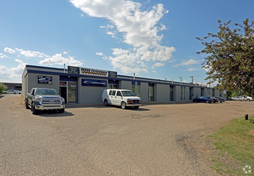 6328-6334 Davies Rd NW, Edmonton, AB for sale - Primary Photo - Image 1 of 1