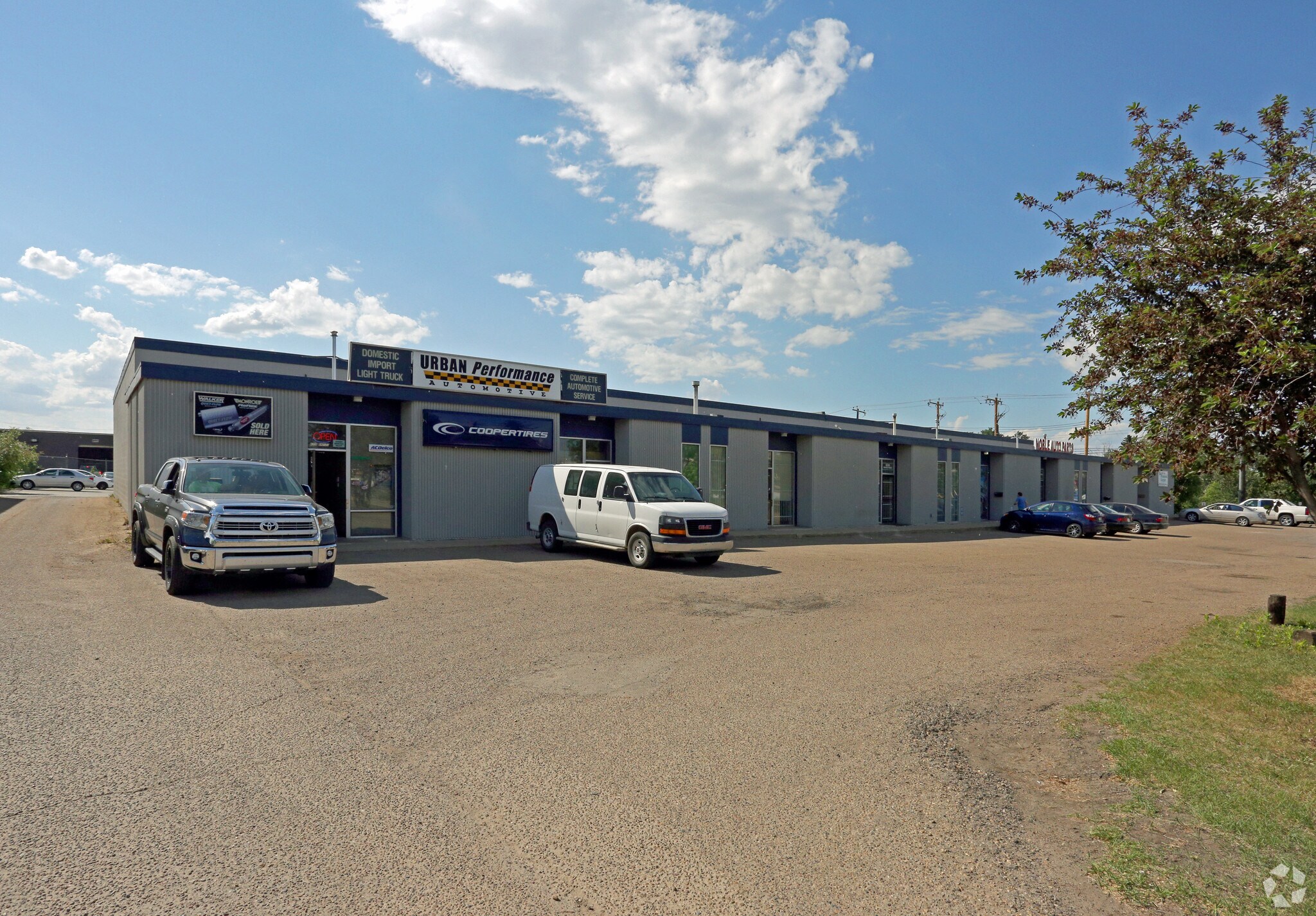 6328-6334 Davies Rd NW, Edmonton, AB for sale Primary Photo- Image 1 of 1