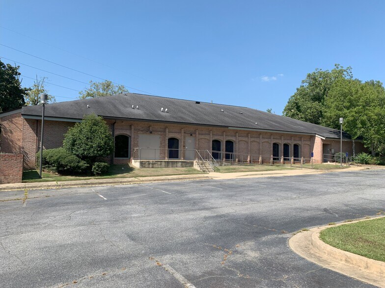 2724 Warm Springs Rd, Columbus, GA à louer - Photo du bâtiment - Image 2 de 14