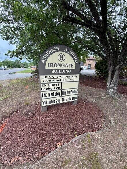 8 Irongate Dr, Waldorf, MD à louer - Photo du bâtiment - Image 3 de 13