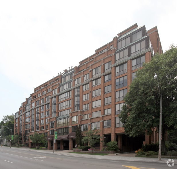 2900 Yonge St, Toronto, ON for sale - Primary Photo - Image 1 of 3