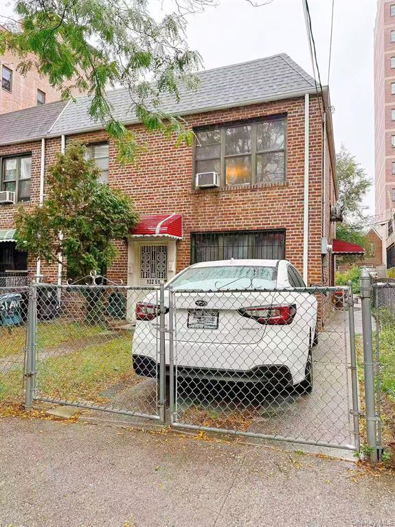 13251 Avery Ave, Flushing, NY à vendre Photo principale- Image 1 de 3